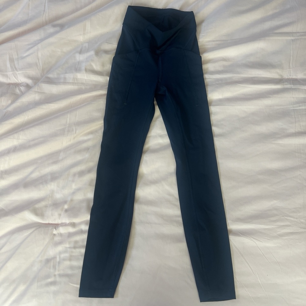 Lululemon leggings with pockets - Dark Navy - Picture 2 of 5